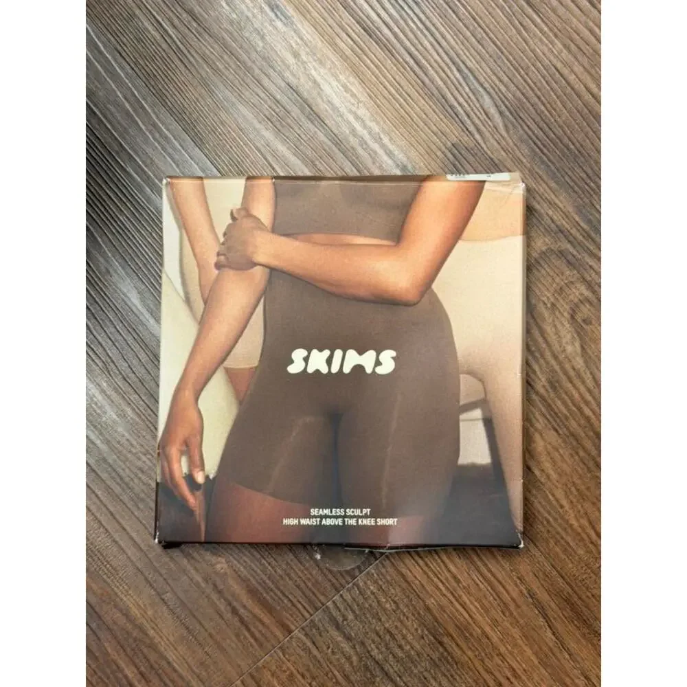 SKIMS SEAMLESS SCULPT High-Waisted Above The Knee Short - Mica Size M NWT #1990
